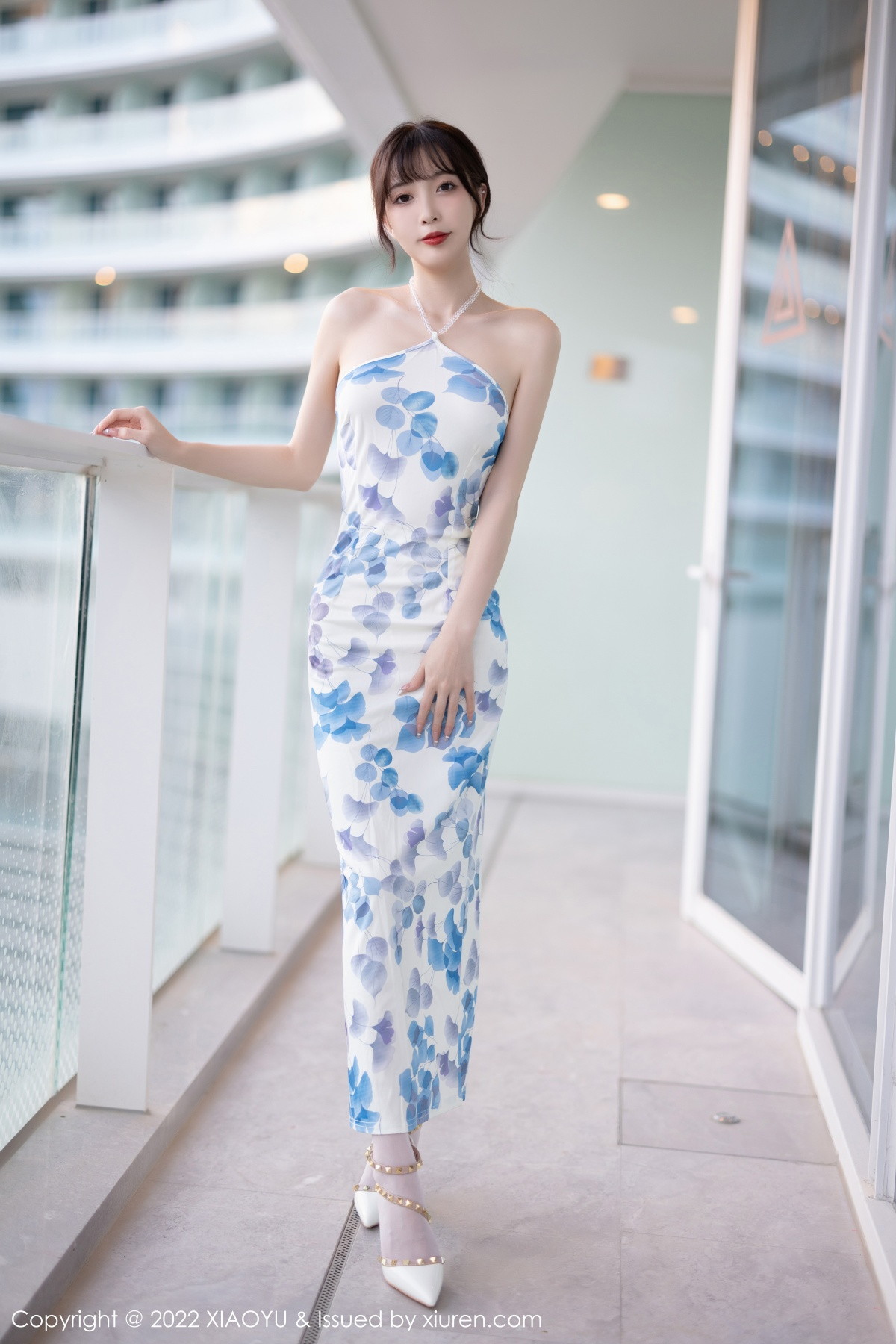 xgyw.top_[XiaoYu画语界]Vol.877_模特林星阑性感露肩带图案连衣短配超薄白丝袜秀美腿迷人写真85P