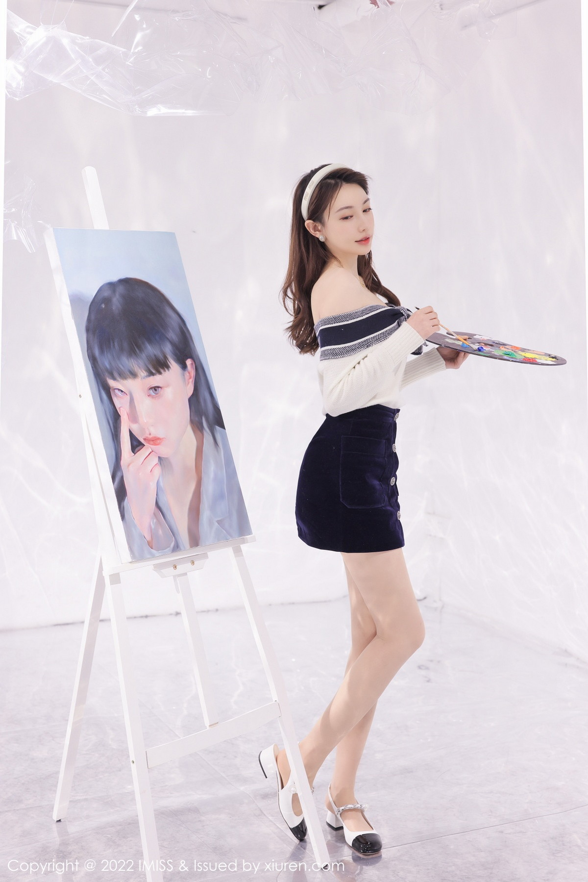 xgyw.top_[IMISS爱蜜社]Vol.704_气质女神Lynn刘奕宁艺术工作室低胸服饰配黑短裙性感迷人写真22P