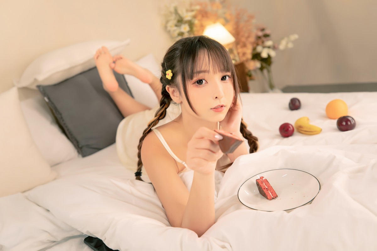 xgyw.top_萝莉美女神楽板真冬雪糕少女主题私房波波池性感粉色睡衣配白丝袜诱惑写真150P