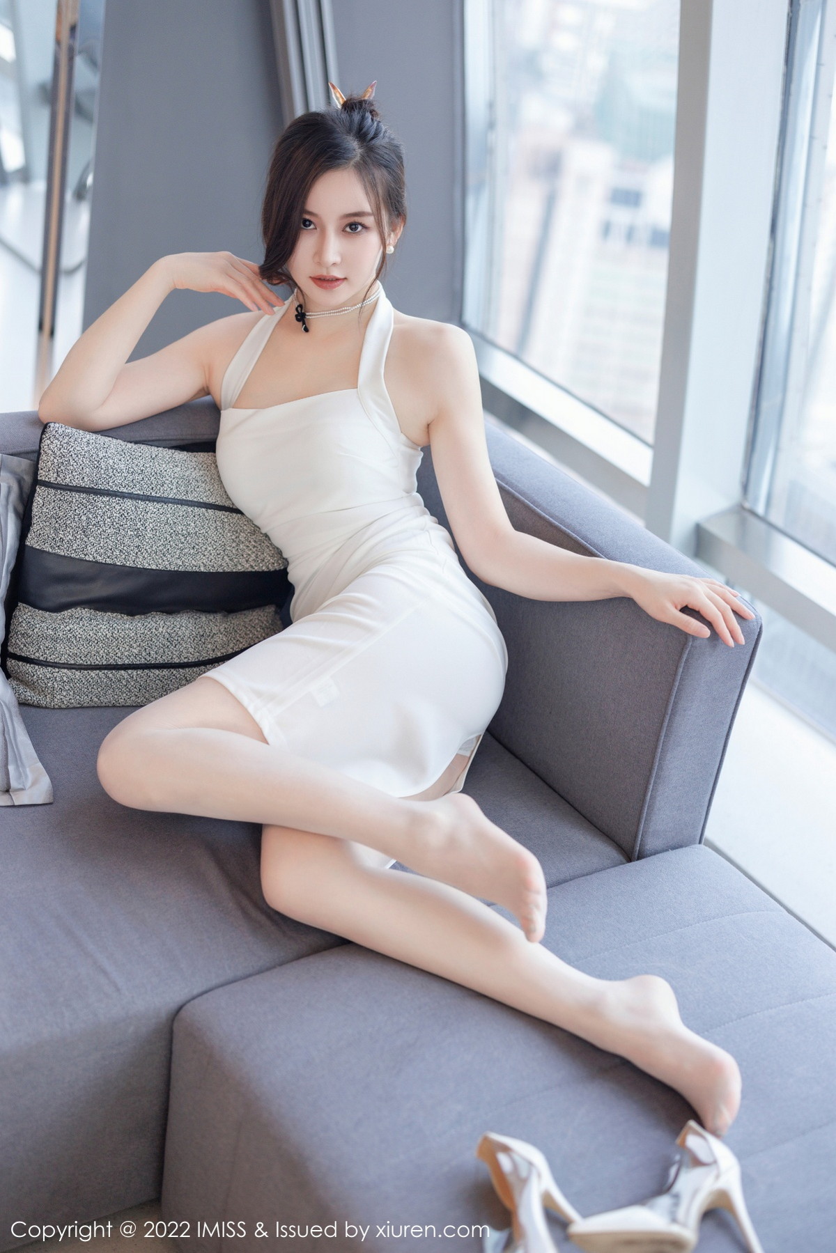 xgyw.top_[IMISS爱蜜社]Vol.705_气质美女Vanessa脱白色连衣长裙露白色内衣配超薄肉丝诱惑写真78P