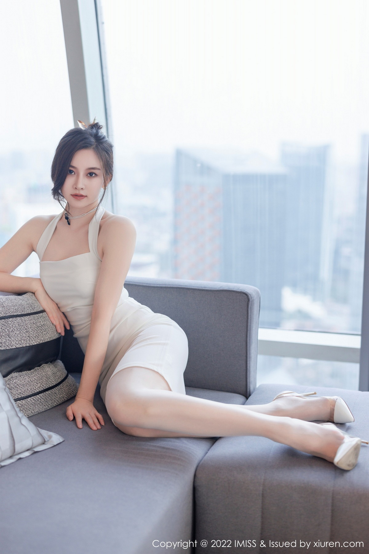 xgyw.top_[IMISS爱蜜社]Vol.705_气质美女Vanessa脱白色连衣长裙露白色内衣配超薄肉丝诱惑写真78P