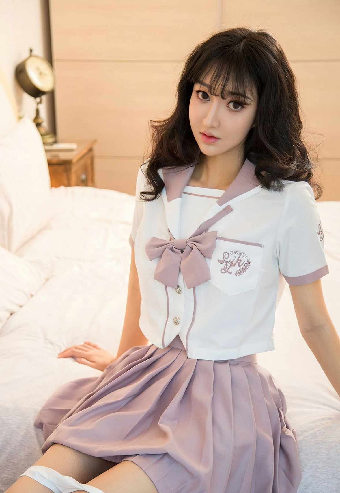 xgyw.top_[Ugirls爱尤物]No.2433_模特韩熙私房性感超短旗袍 红色运动装秀完美身材诱惑写真35P