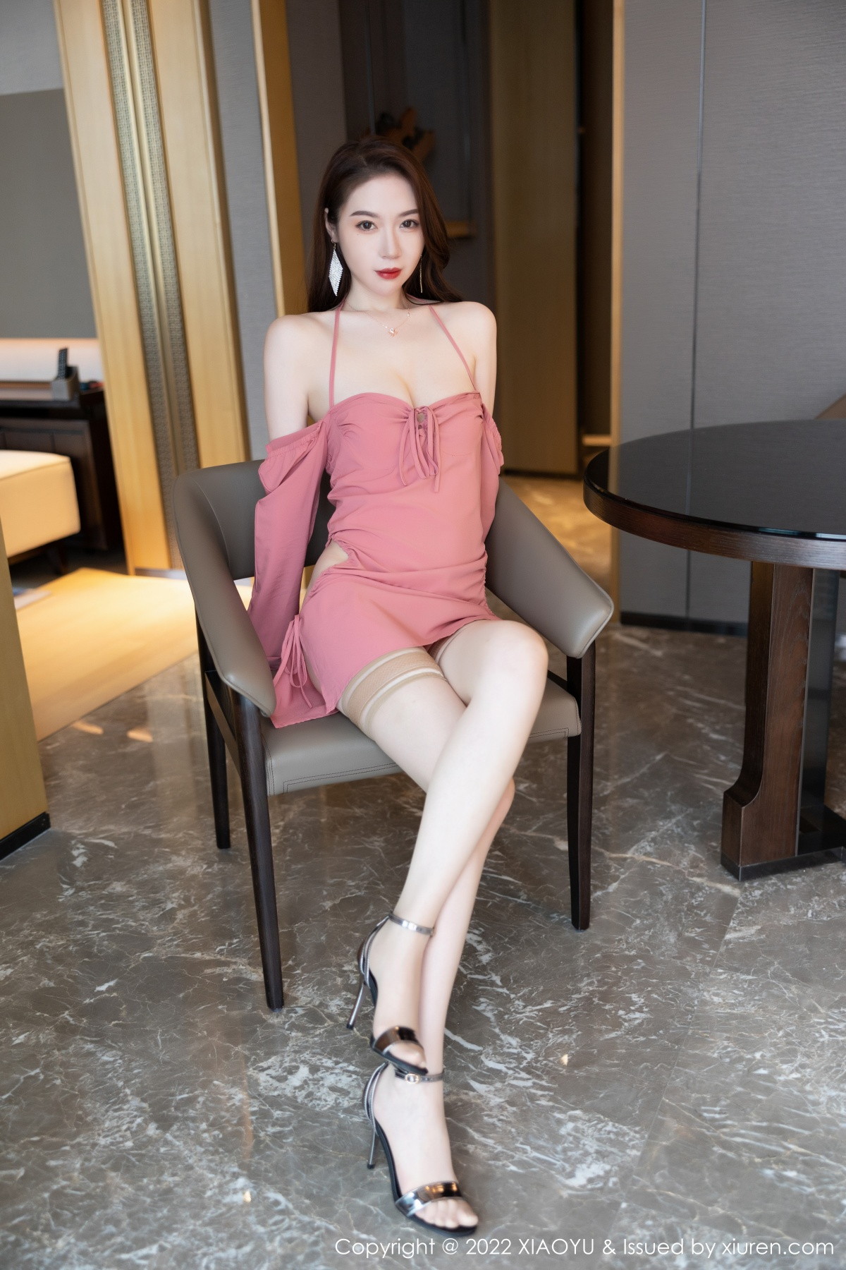 xgyw.top_[XiaoYu画语界]Vol.879_模特梦心玥红灰色连衣裙 性感黑色比基尼秀曼妙身材诱惑写真86P
