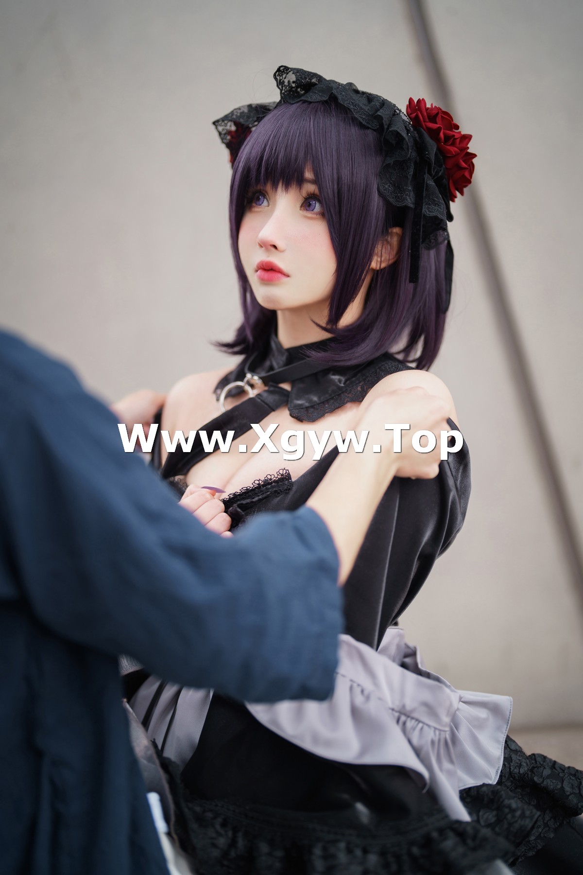 xgyw.top_网络美女rioko凉凉子漫展篇海梦主题性感黑色低胸服饰配黑丝网袜撩人诱惑写真34P
