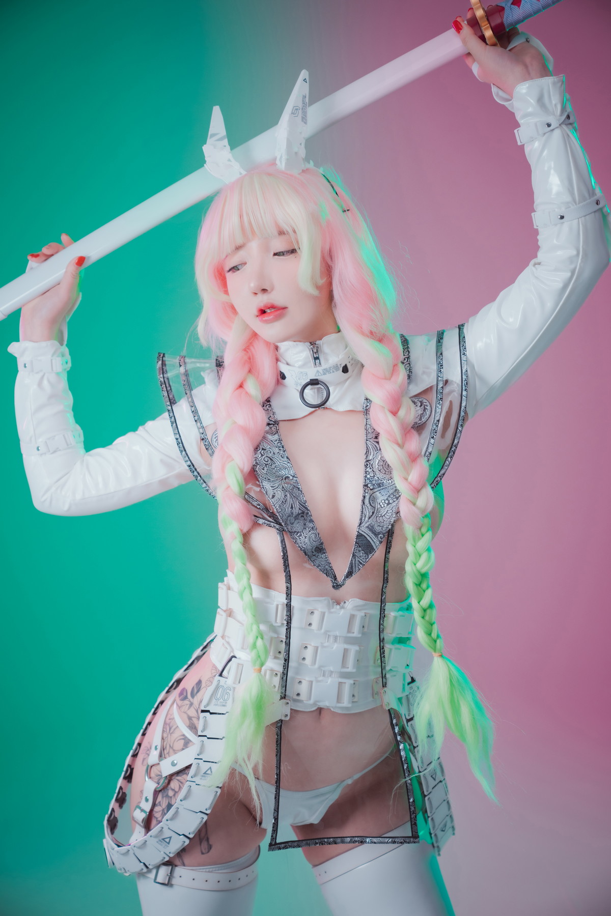 xgyw.top_[DJAWA]No.206_模特Yeeun_Cyber Hunter Mitsuri主题性感白色皮质服饰秀翘臀诱惑写真51P