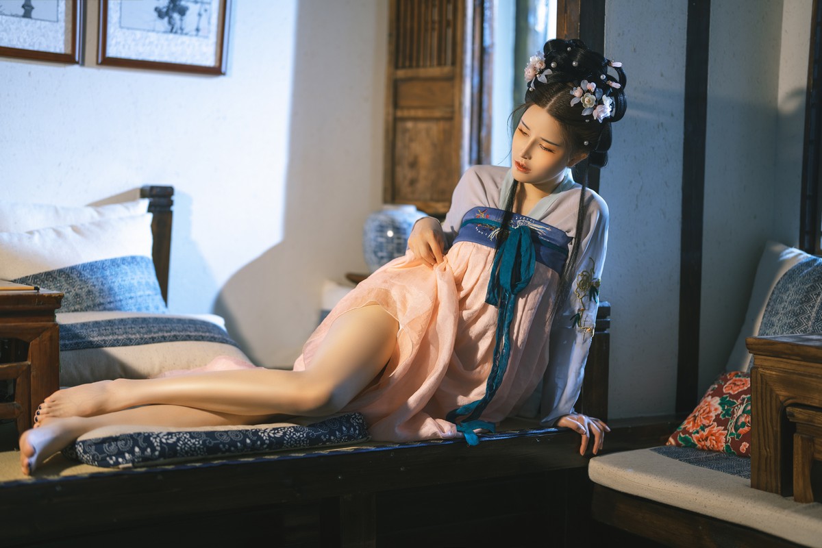 xgyw.top_网络美女鹿八岁汉服主题私房性感古典服饰大尺度全脱秀惹火身材极致诱惑写真56P