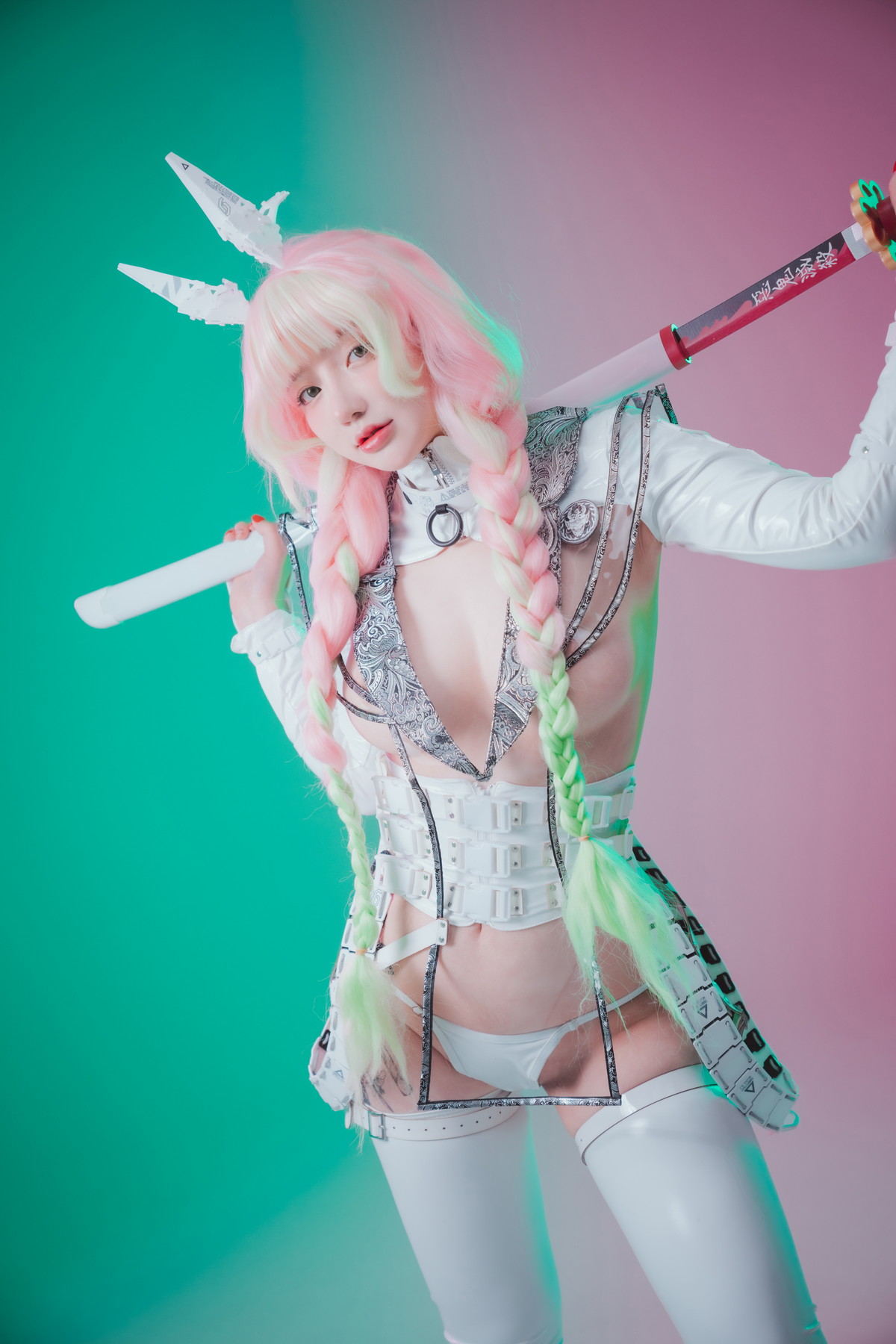 xgyw.top_[DJAWA]No.206_模特Yeeun_Cyber Hunter Mitsuri主题性感白色皮质服饰秀翘臀诱惑写真51P