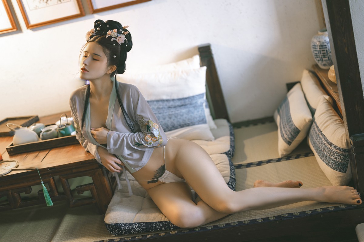 xgyw.top_网络美女鹿八岁汉服主题私房性感古典服饰大尺度全脱秀惹火身材极致诱惑写真56P