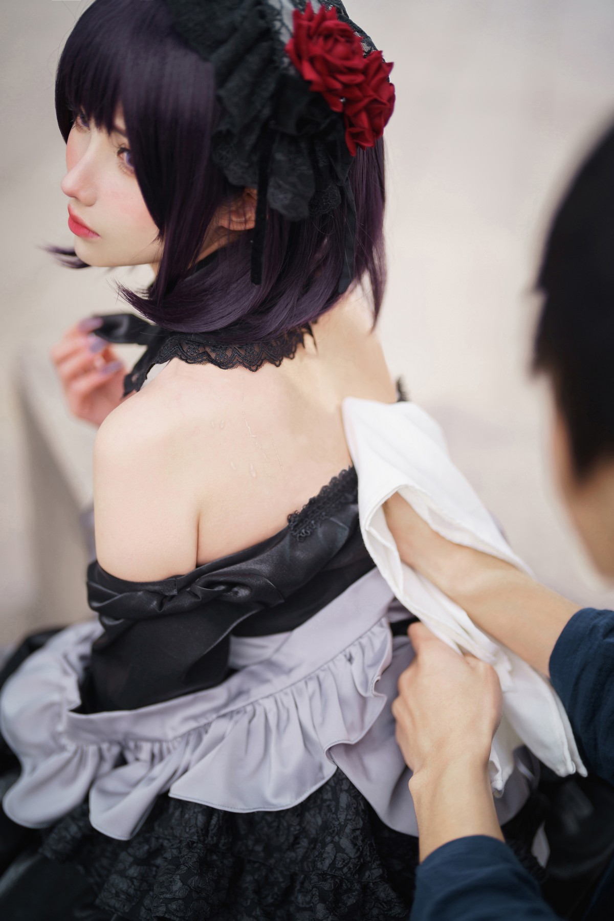 xgyw.top_网络美女rioko凉凉子漫展篇海梦主题性感黑色低胸服饰配黑丝网袜撩人诱惑写真34P