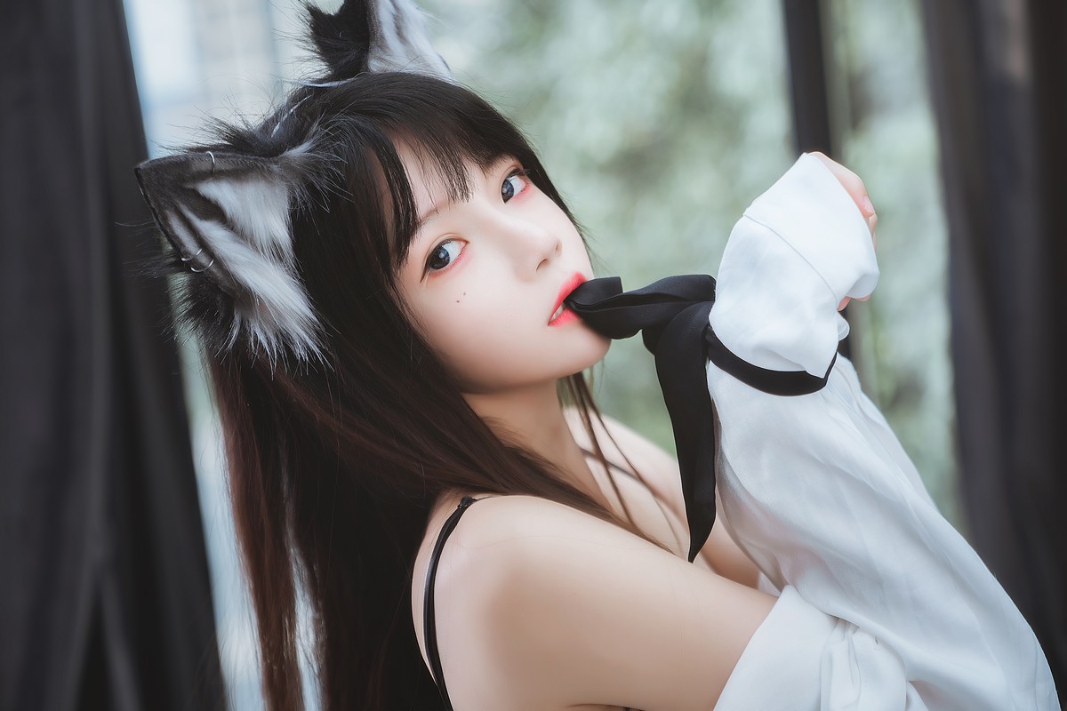 xgyw.top_网络美女桜桃喵狼来了系列主题私房性感白T露黑色内衣秀完美身材诱惑写真115P