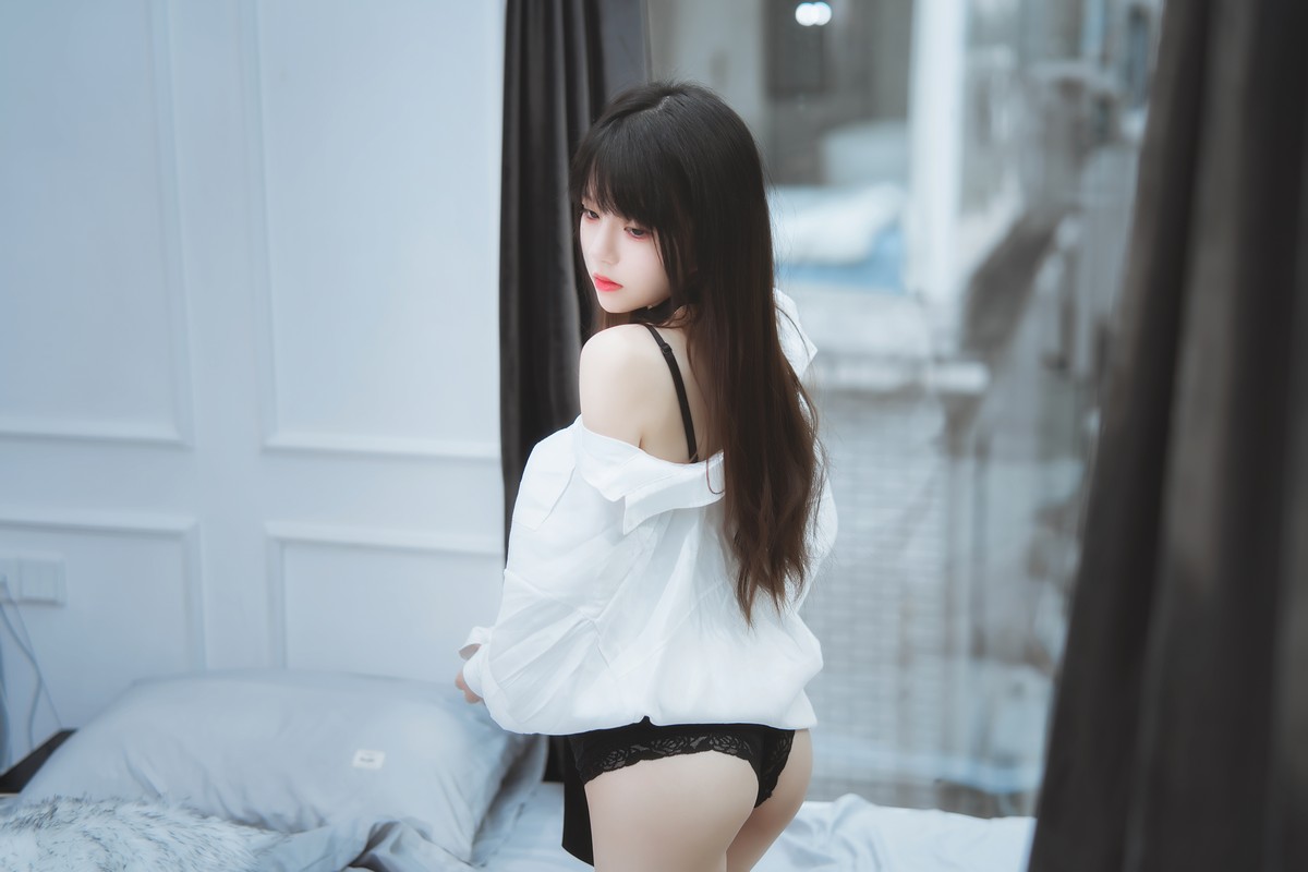 xgyw.top_网络美女桜桃喵狼来了系列主题私房性感白T露黑色内衣秀完美身材诱惑写真115P