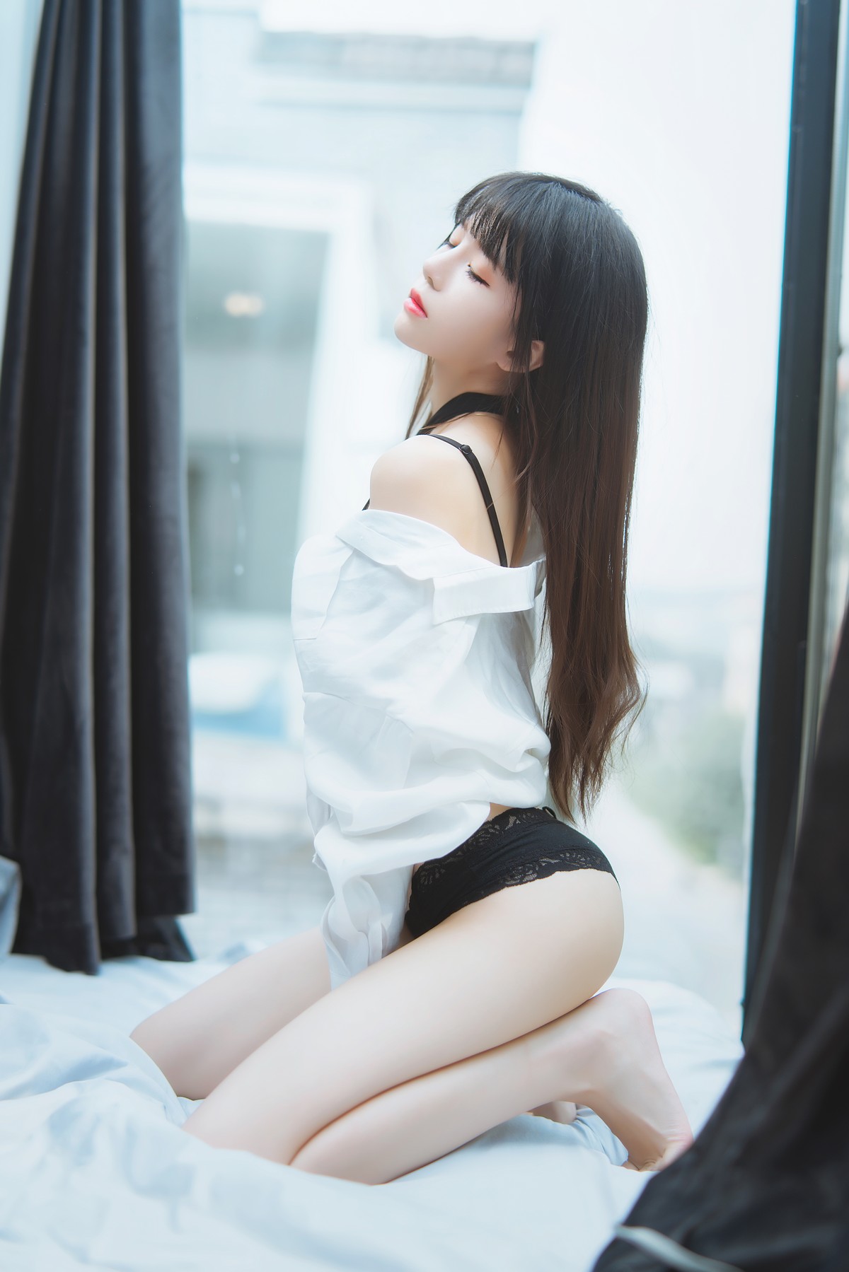 xgyw.top_网络美女桜桃喵狼来了系列主题私房性感白T露黑色内衣秀完美身材诱惑写真115P