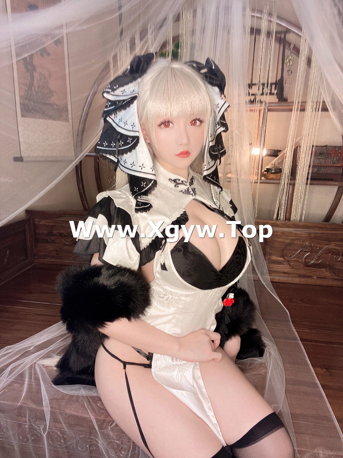 xgyw.top_Coser小姐姐星之迟迟可畏旗袍主题私房性感旗袍配黑丝袜秀翘臀美腿诱惑写真52P