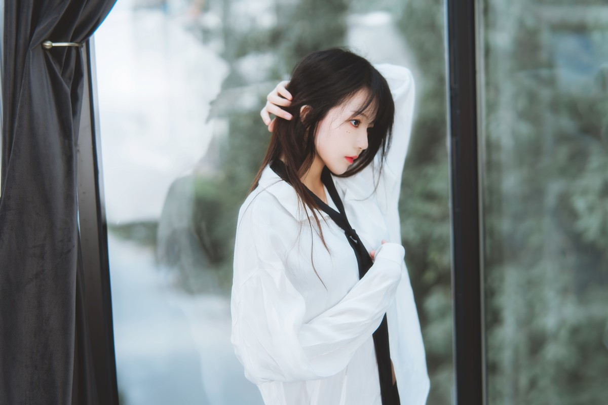 xgyw.top_网络美女桜桃喵狼来了系列主题私房性感白T露黑色内衣秀完美身材诱惑写真115P