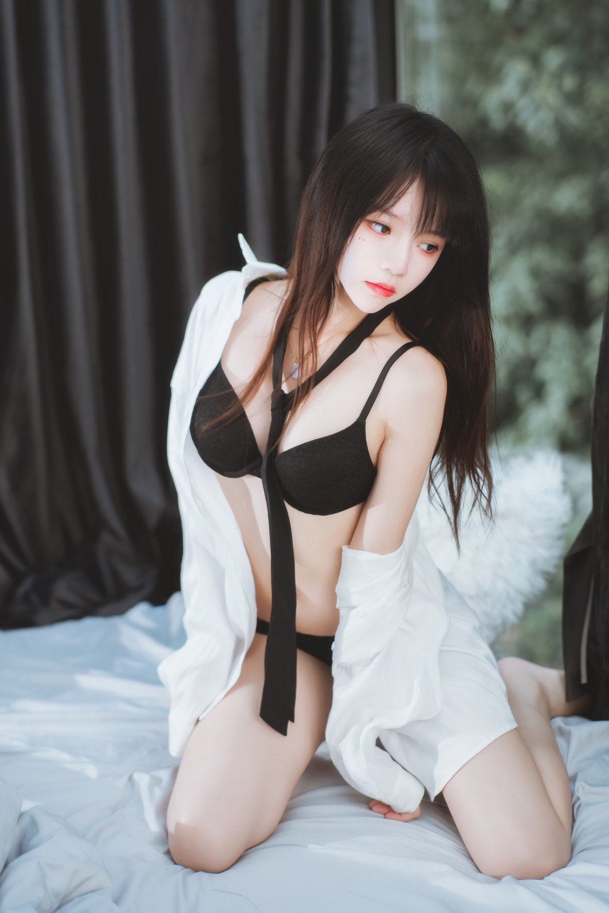 xgyw.top_网络美女桜桃喵狼来了系列主题私房性感白T露黑色内衣秀完美身材诱惑写真115P