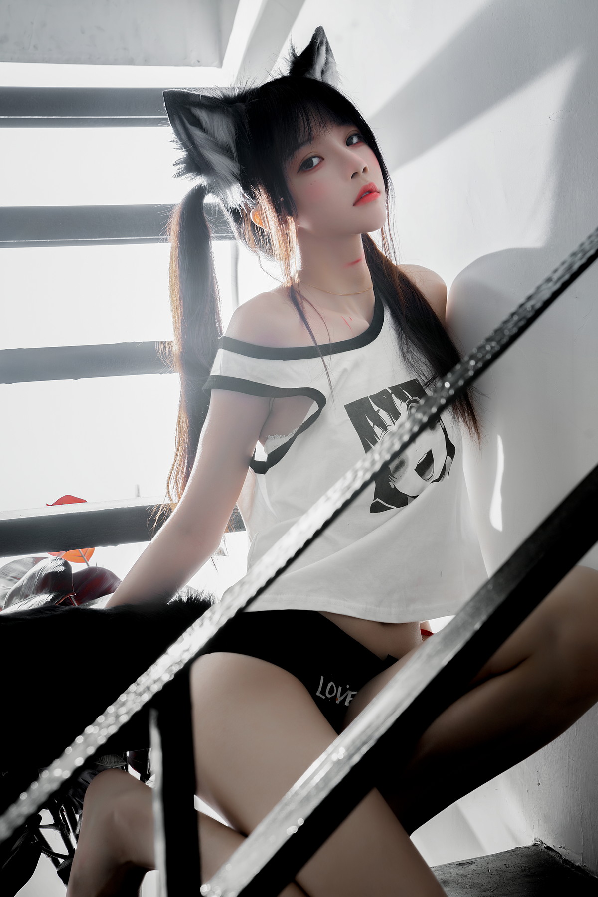 xgyw.top_网络美女桜桃喵狼崽崽主题性感卡通背心配黑色内裤秀白嫩肌肤迷人诱惑写真60P