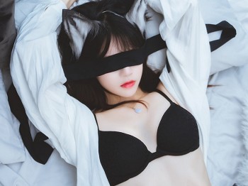 网络青春美女桜桃喵狼来了系列主题私人性感白T露黑色内衣秀完美身材骚扰写真115P