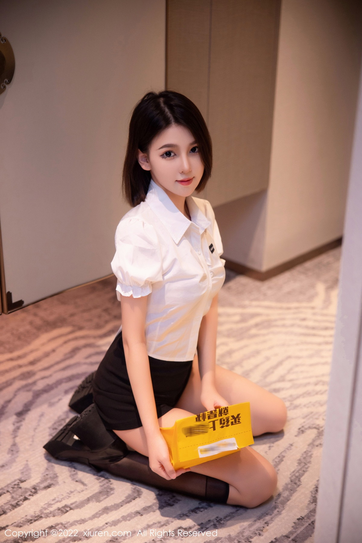 xgyw.top_XiuRen第5702期_新人模特美羊羊宾馆里性感白T配黑短裤露性感薄纱内衣诱惑写真88P