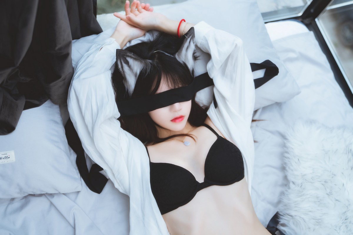 xgyw.top_网络美女桜桃喵狼来了系列主题私房性感白T露黑色内衣秀完美身材诱惑写真115P