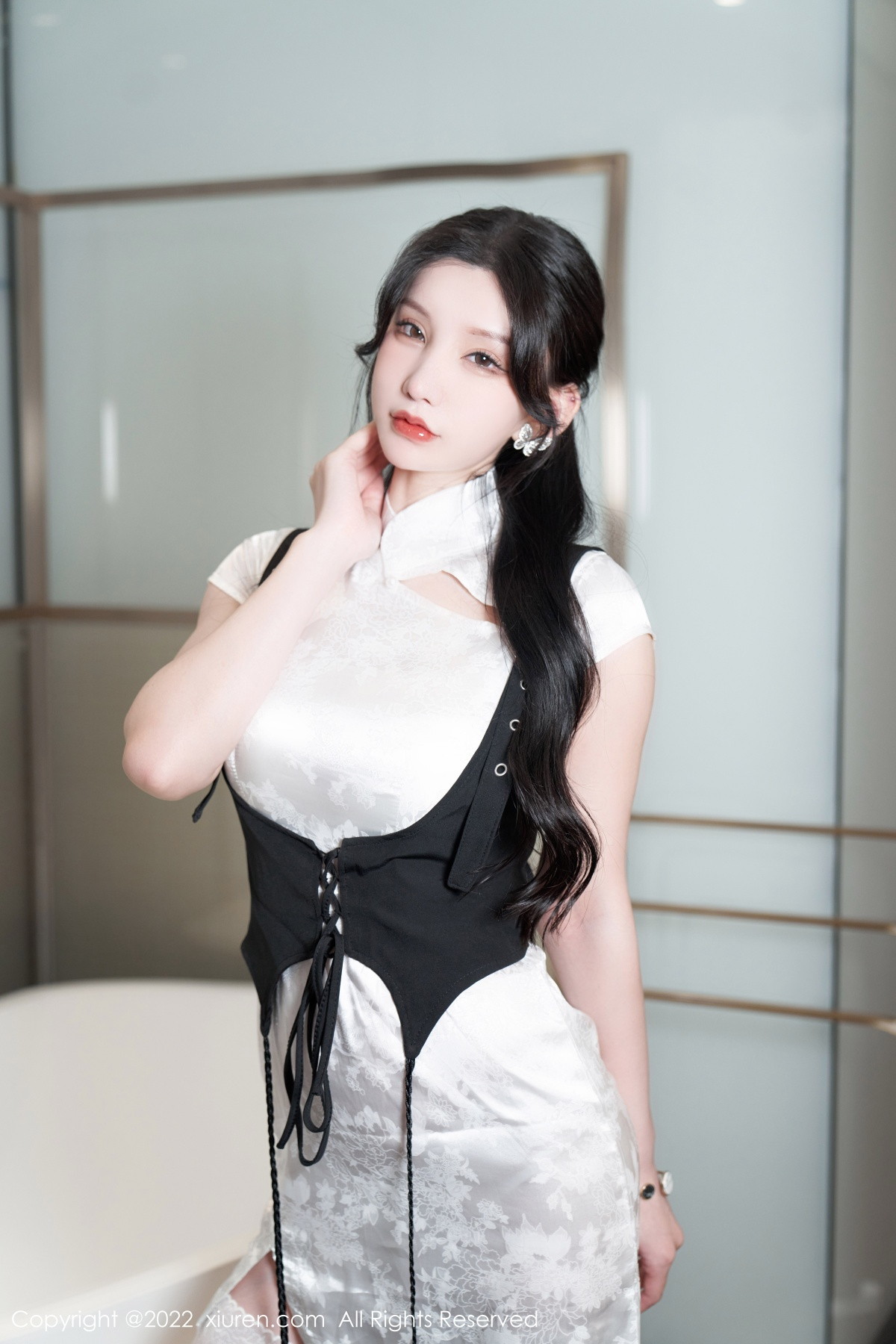 xgyw.top_XiuRen第5701期_女神周于希Sally浴缸场景脱白色旗袍服露白色蕾丝内衣诱惑写真75P