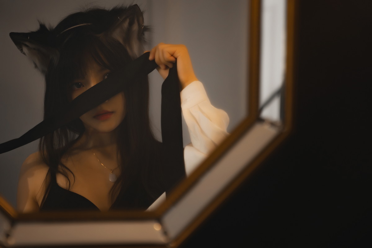 xgyw.top_网络美女桜桃喵狼来了系列主题私房性感白T露黑色内衣秀完美身材诱惑写真115P
