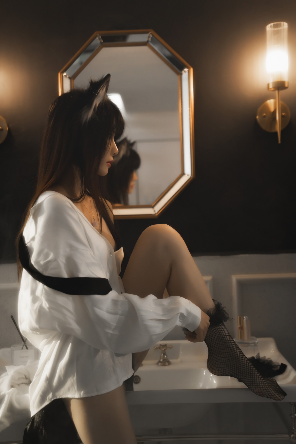 xgyw.top_网络美女桜桃喵狼来了系列主题私房性感白T露黑色内衣秀完美身材诱惑写真115P