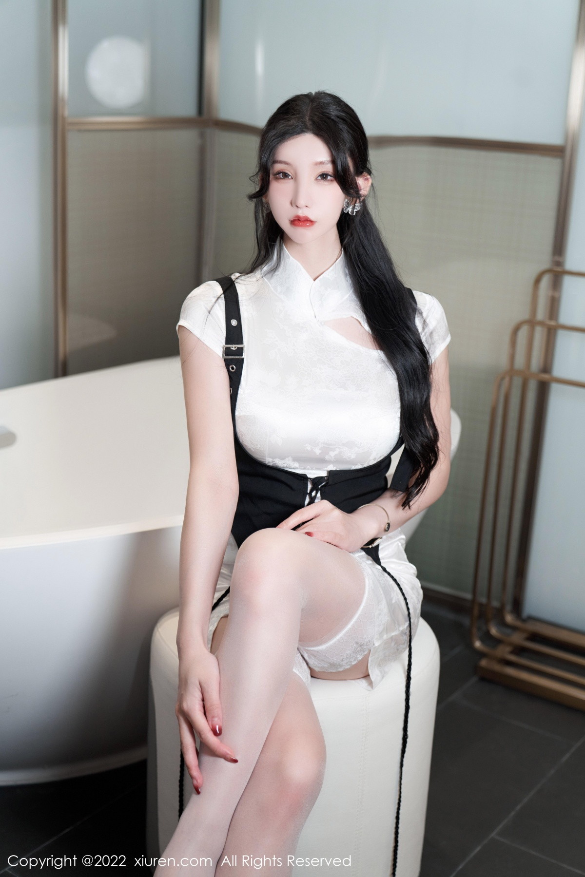 xgyw.top_XiuRen第5701期_女神周于希Sally浴缸场景脱白色旗袍服露白色蕾丝内衣诱惑写真75P