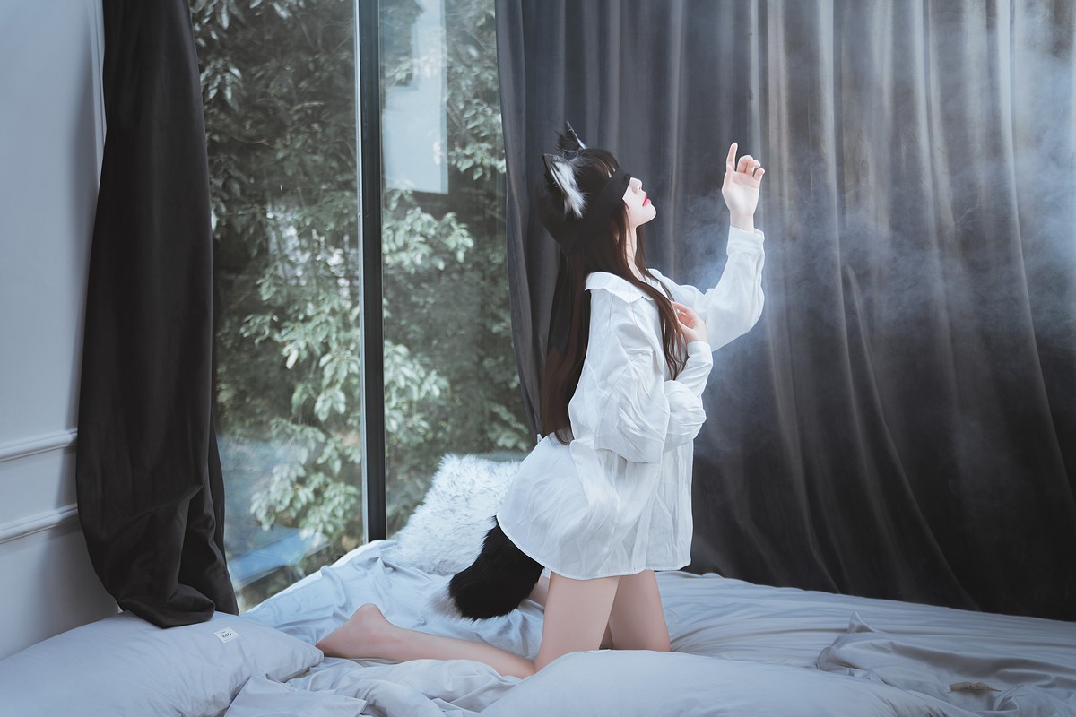 xgyw.top_网络美女桜桃喵狼来了系列主题私房性感白T露黑色内衣秀完美身材诱惑写真115P