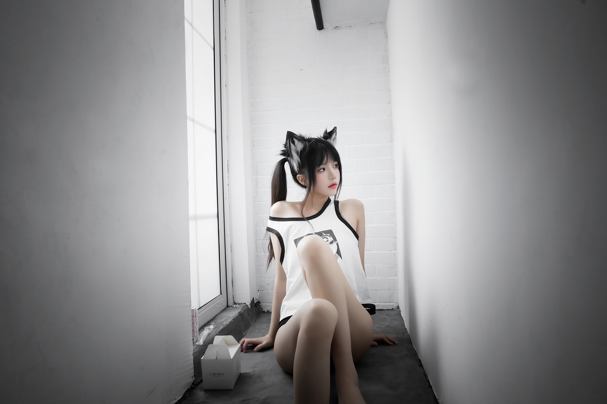 xgyw.top_网络美女桜桃喵狼崽崽主题性感卡通背心配黑色内裤秀白嫩肌肤迷人诱惑写真60P