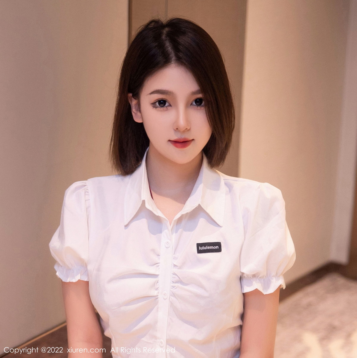 xgyw.top_XiuRen第5702期_新人模特美羊羊宾馆里性感白T配黑短裤露性感薄纱内衣诱惑写真88P