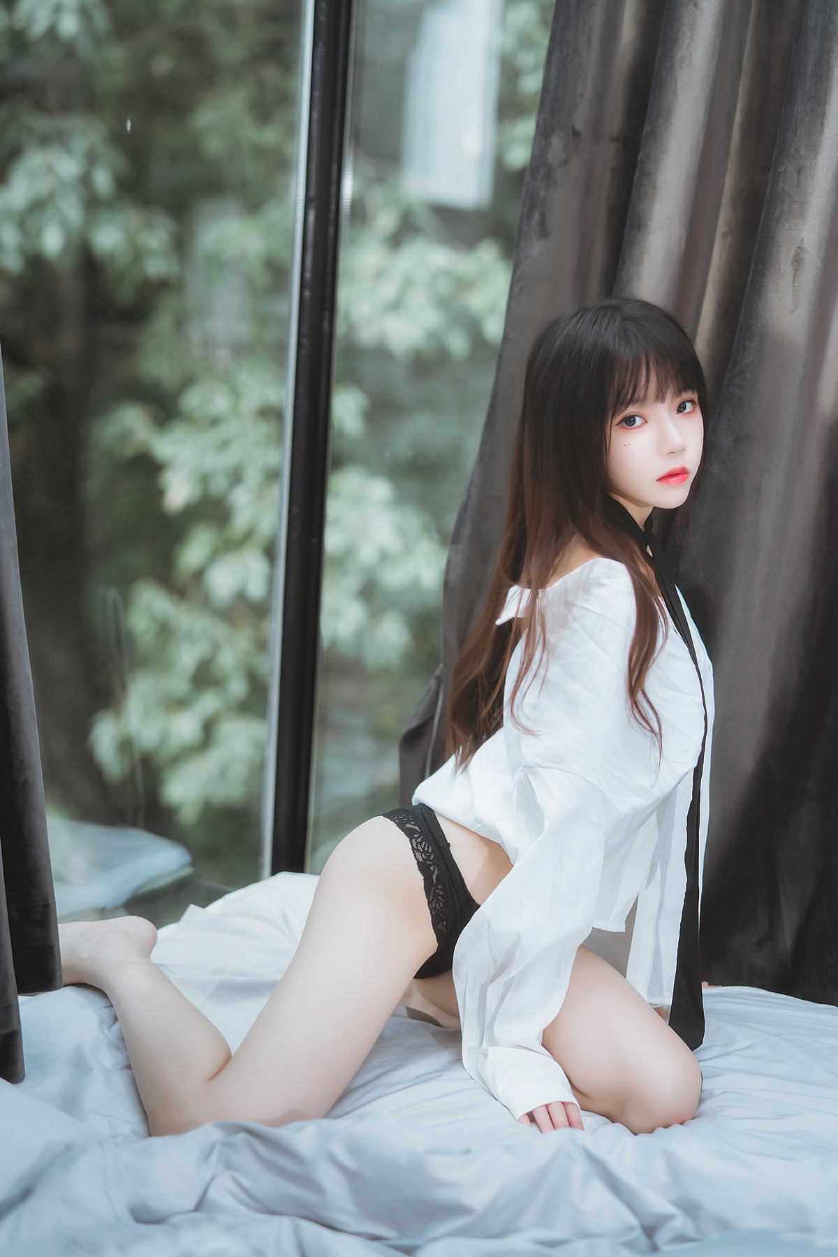 xgyw.top_网络美女桜桃喵狼来了系列主题私房性感白T露黑色内衣秀完美身材诱惑写真115P