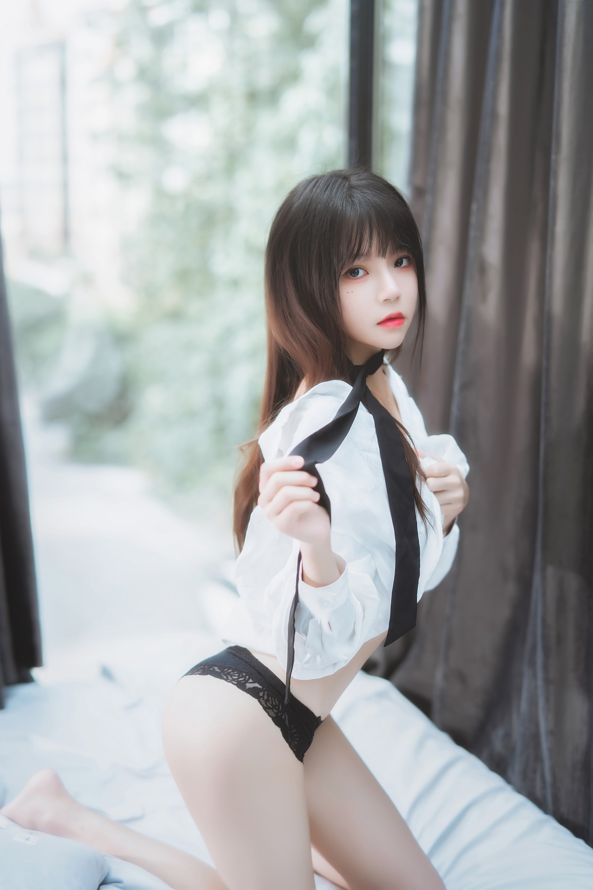 xgyw.top_网络美女桜桃喵狼来了系列主题私房性感白T露黑色内衣秀完美身材诱惑写真115P