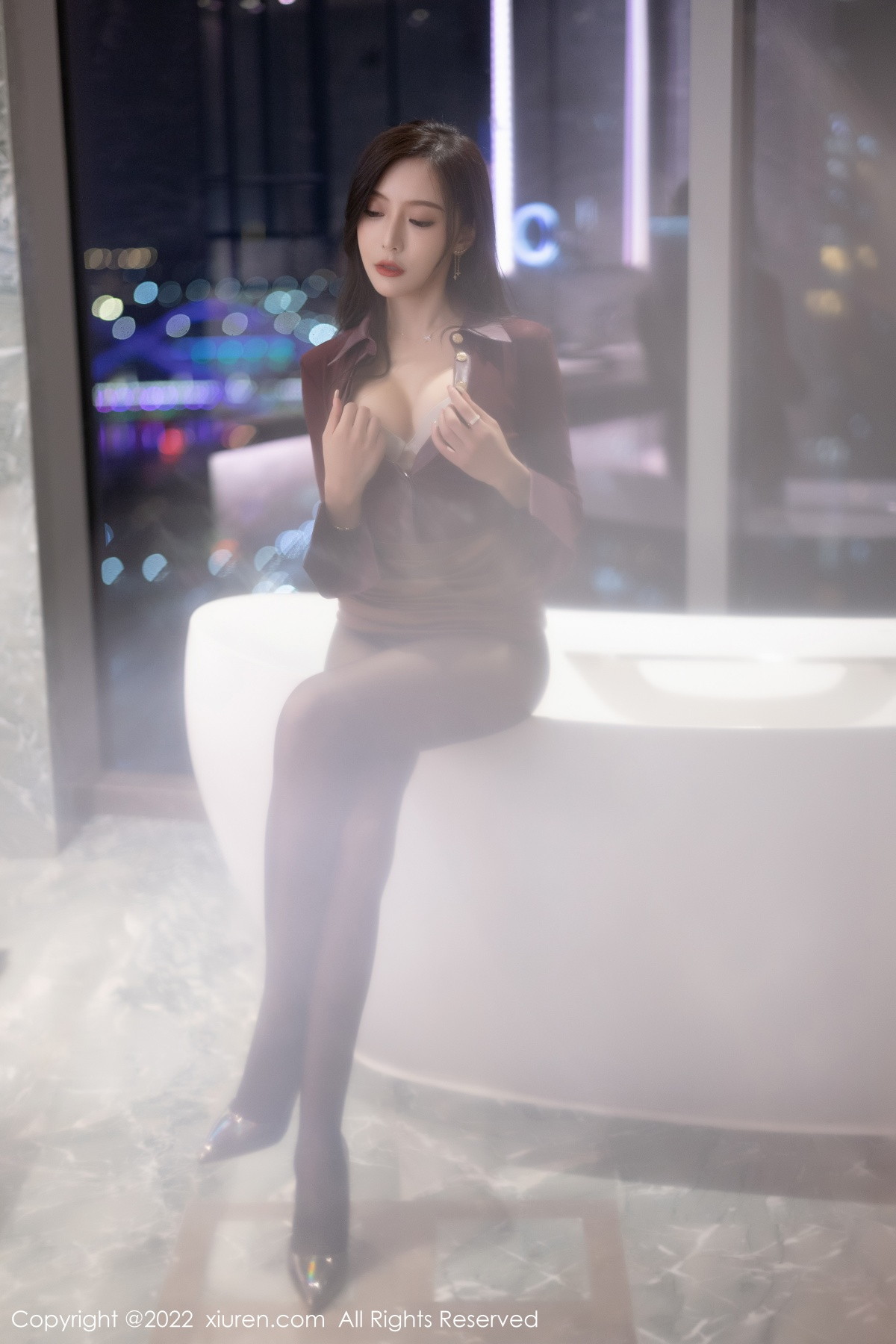 xgyw.top_XiuRen第5707期_女神王馨瑶yanni性感暗红色薄纱上衣配短裙秀完美身材诱惑写真90P
