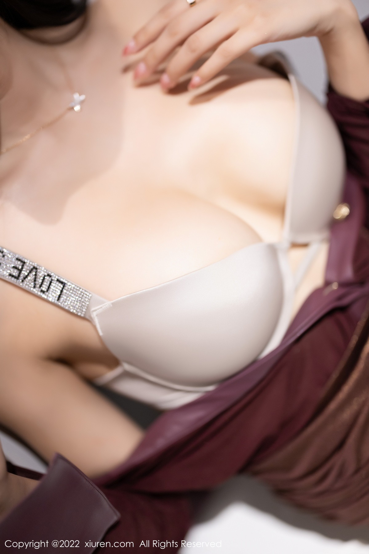 xgyw.top_XiuRen第5707期_女神王馨瑶yanni性感暗红色薄纱上衣配短裙秀完美身材诱惑写真90P