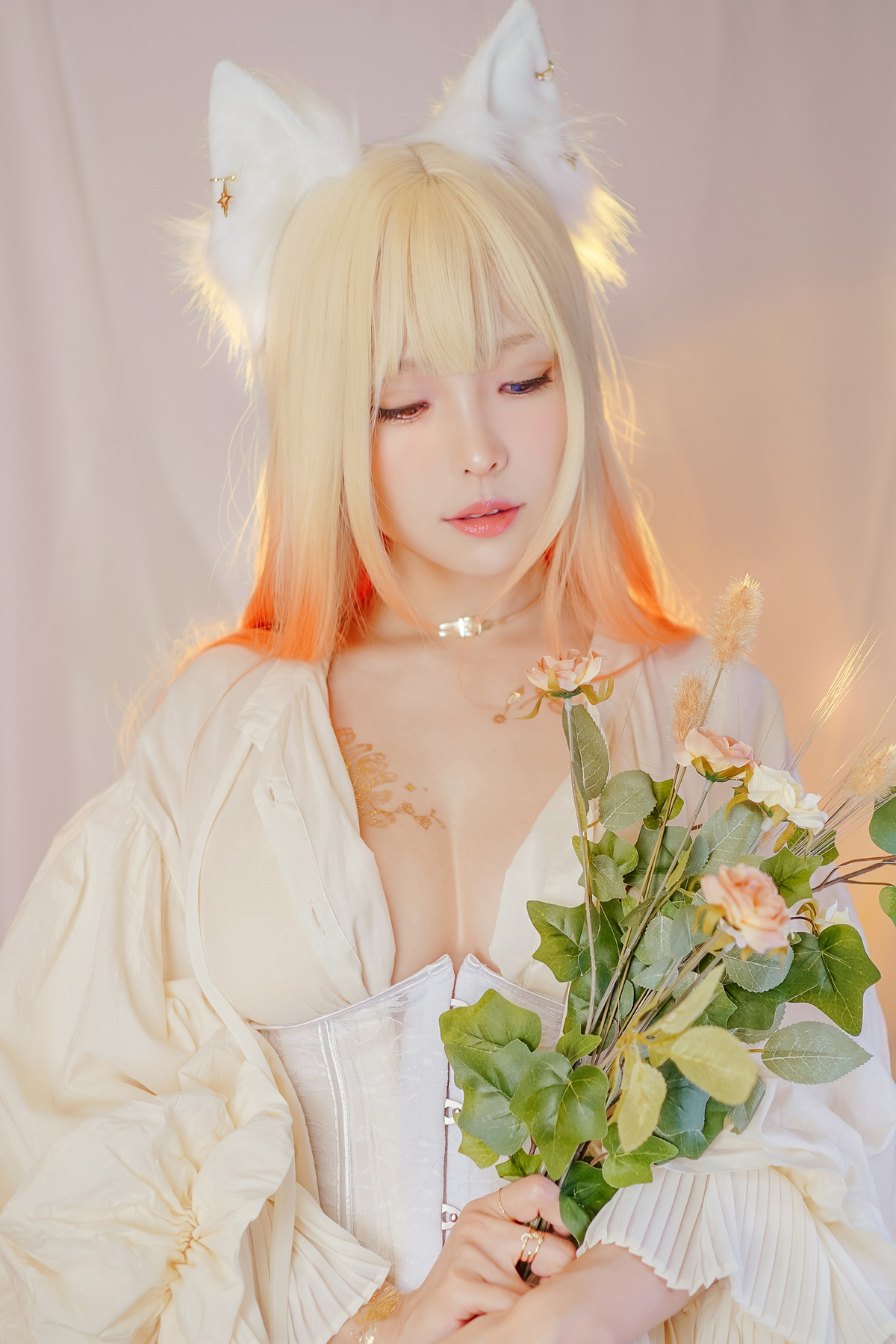 xgyw.top_Coser妹子Ely_eee-Cat魔女与猫主题性感白色薄透收身衣秀完美身材诱惑写真41P