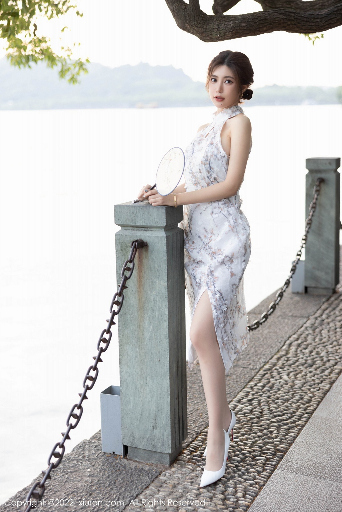 xgyw.top_[XiuRen秀人网]No.5713_女神绮里嘉ula心愿旅拍性感图案旗袍配开档白丝撩人诱惑写真97P