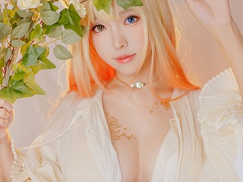Coser小小妹妹Ely_eee-Cat魔女与猫主题性感白色薄透收身衣秀完美身材骚扰写真41P