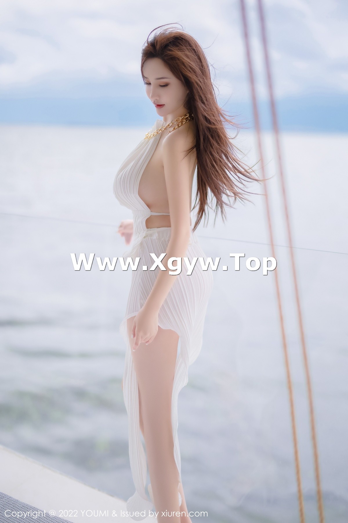 xgyw.top_[YouMi尤蜜荟]Vol.853_女神奶瓶土肥圆大理旅拍白色露肩连衣长裙秀翘臀美腿诱惑写真102P