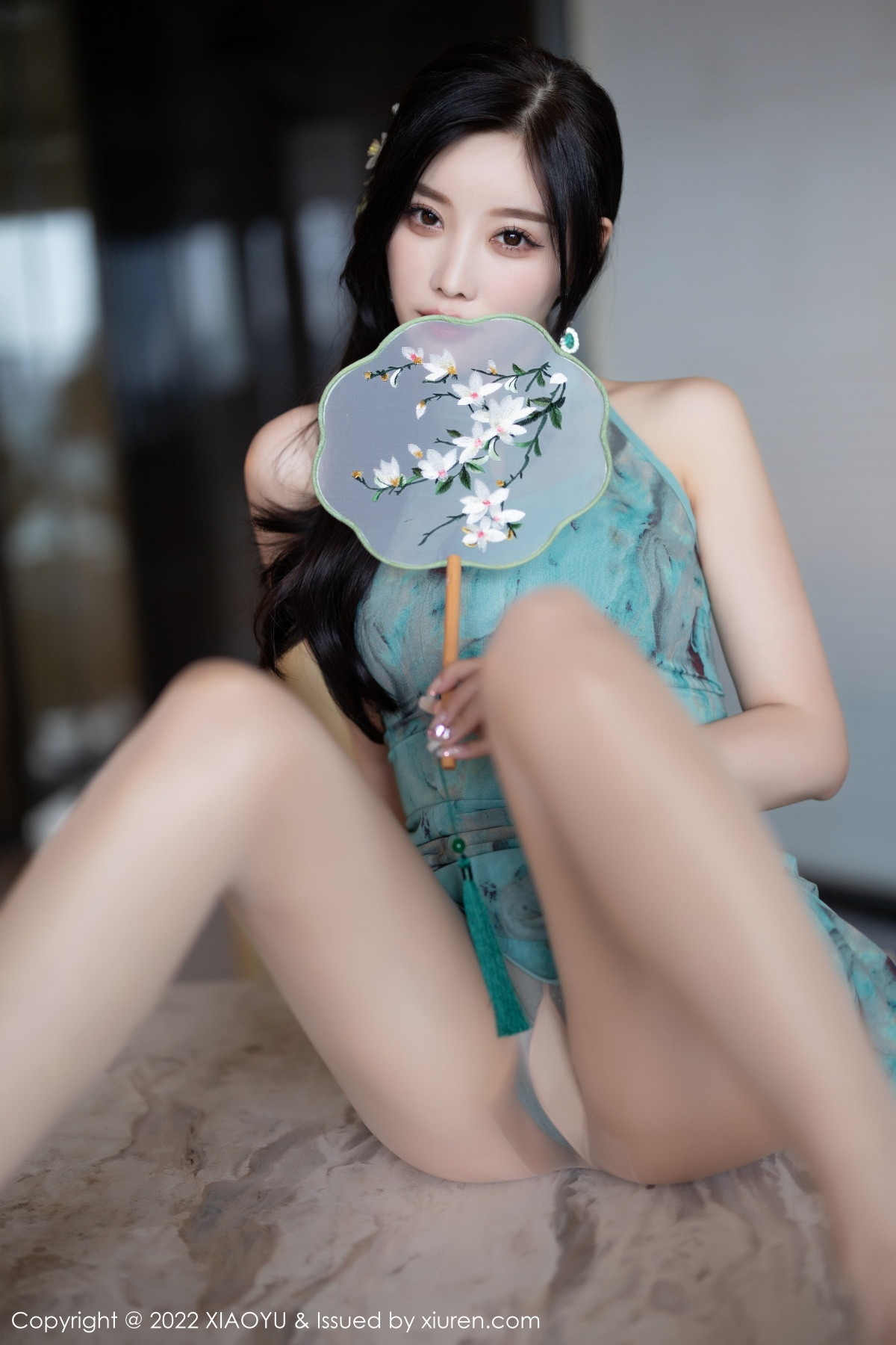 xgyw.top_[XiaoYu画语界]Vol.882_女神杨晨晨Yome户外蓝暗色旗袍配超薄肉丝秀完美身材诱惑写真92P