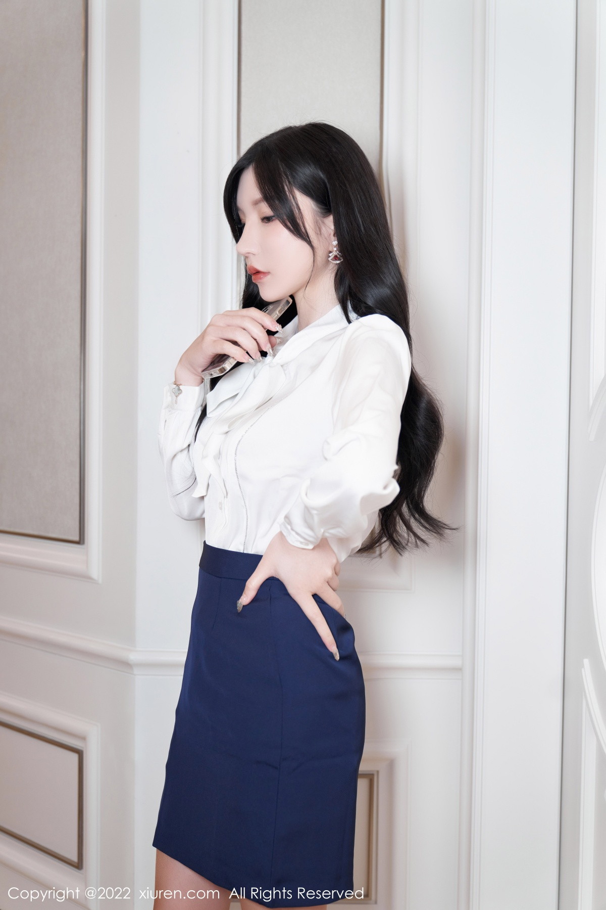 xgyw.top_[XiuRen秀人网]No.5716_女神周于希Sally白色上衣配蓝短裙半脱露橙色蕾丝内衣诱惑写真85P