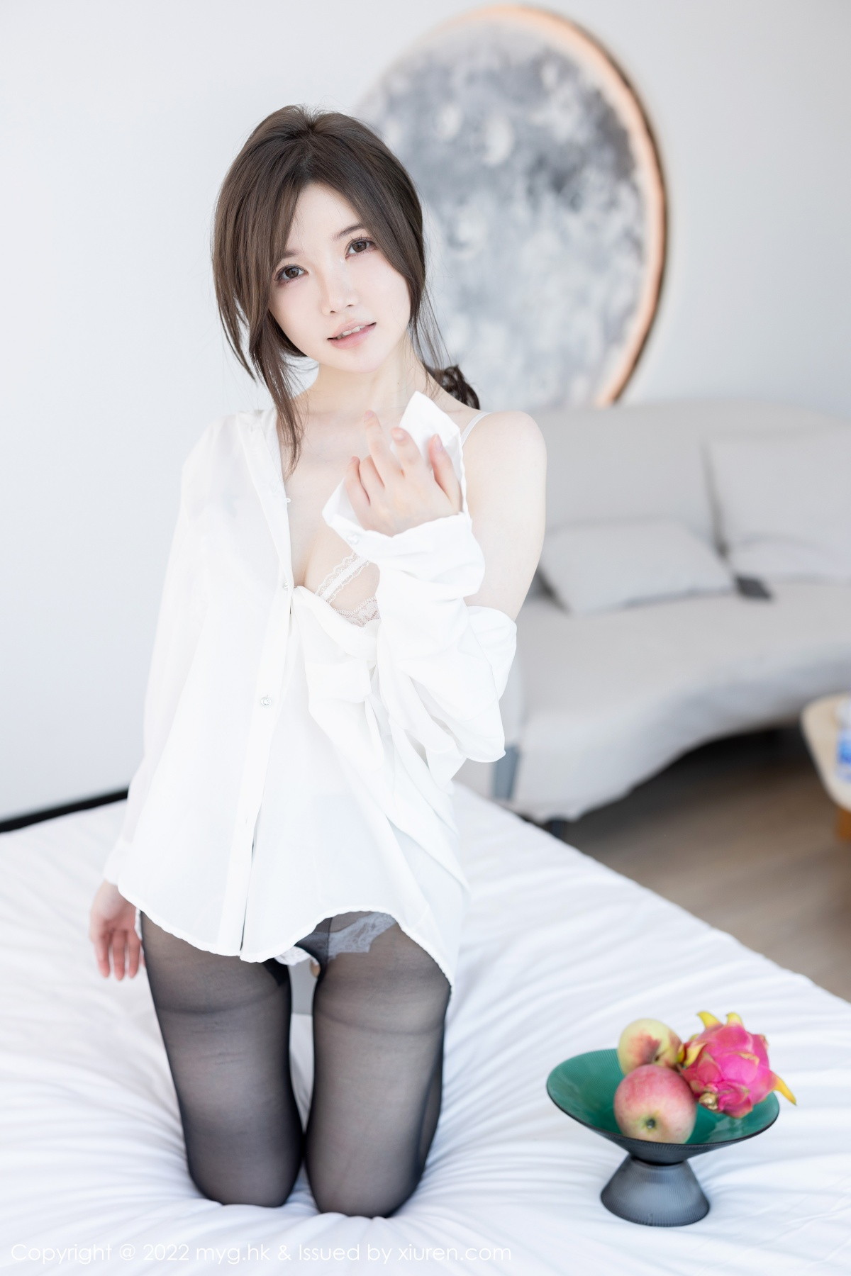 xgyw.top_[MyGirl美媛馆]Vol.641_模特糯美子MINIbabe私房脱白纱衣露性感蕾丝内衣惹火诱惑写真59P