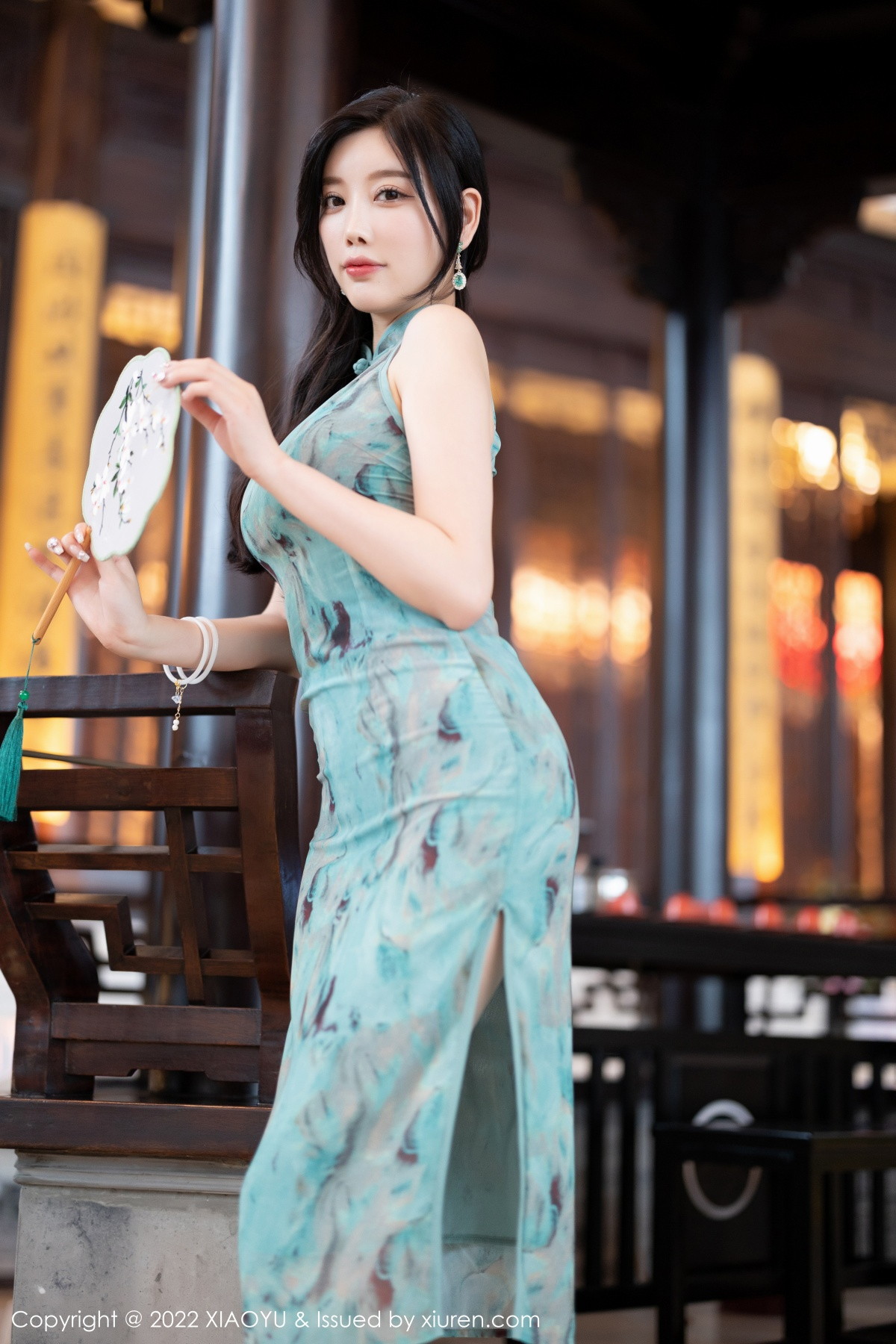 xgyw.top_[XiaoYu画语界]Vol.882_女神杨晨晨Yome户外蓝暗色旗袍配超薄肉丝秀完美身材诱惑写真92P