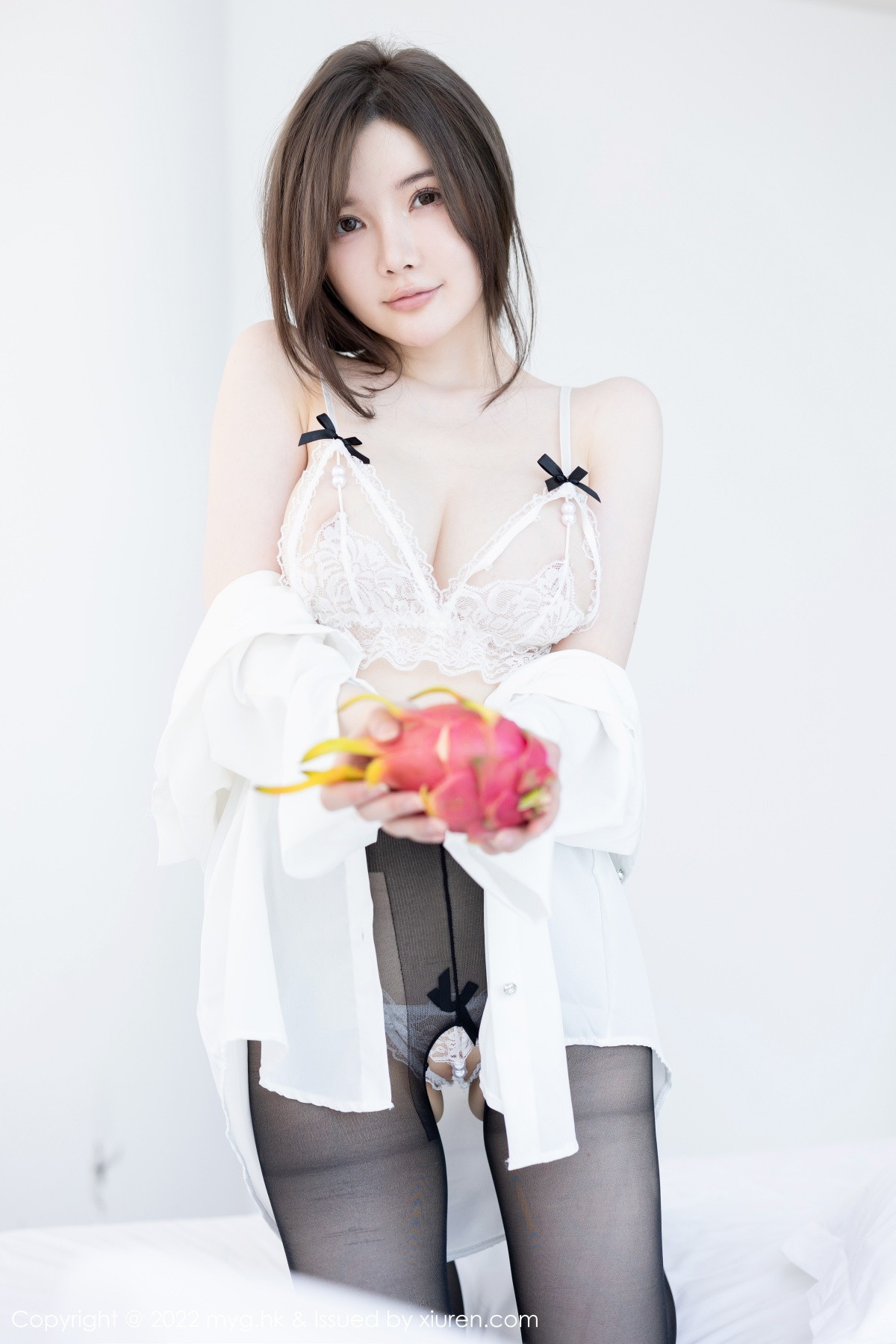 xgyw.top_[MyGirl美媛馆]Vol.641_模特糯美子MINIbabe私房脱白纱衣露性感蕾丝内衣惹火诱惑写真59P
