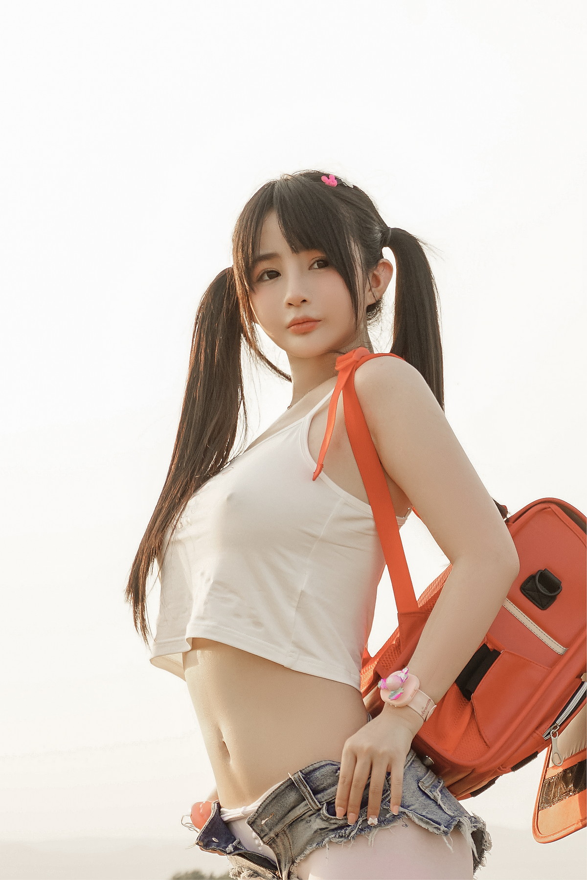xgyw.top_网络美女桜井宁宁小红包主题户外真空短上衣配牛仔短裤半脱秀惹火身材诱惑写真71P