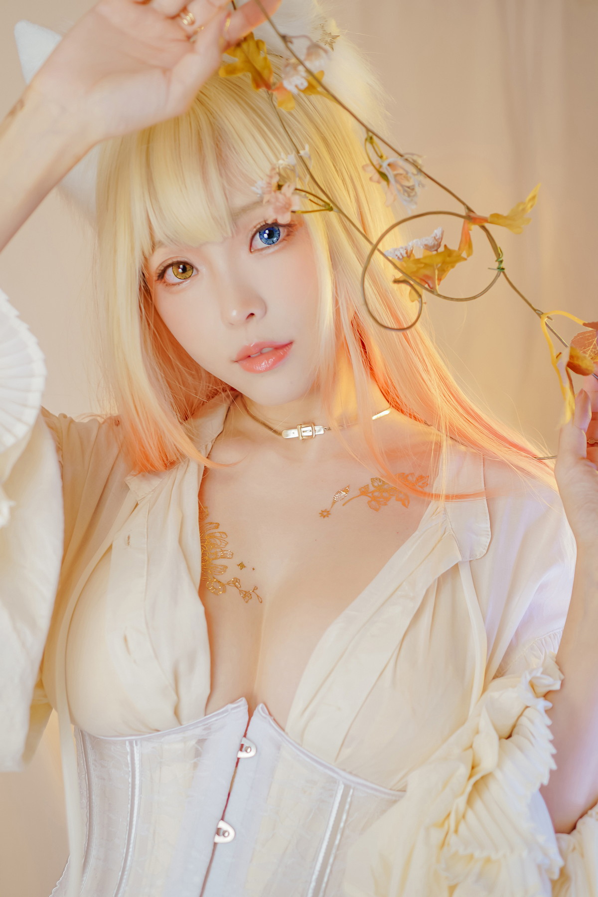 xgyw.top_Coser妹子Ely_eee-Cat魔女与猫主题性感白色薄透收身衣秀完美身材诱惑写真41P