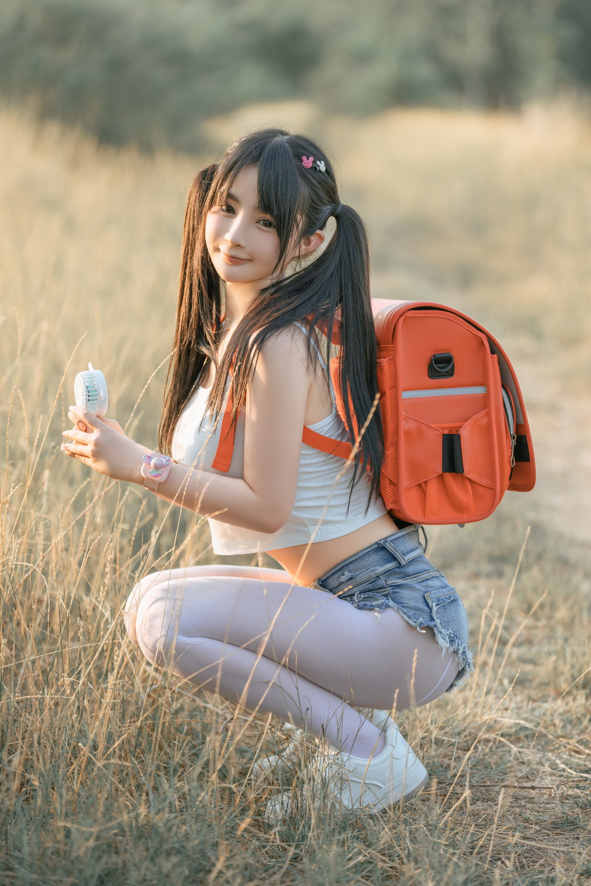 xgyw.top_网络美女桜井宁宁小红包主题户外真空短上衣配牛仔短裤半脱秀惹火身材诱惑写真71P