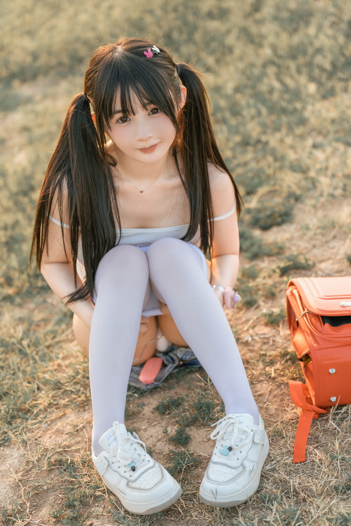 xgyw.top_网络美女桜井宁宁小红包主题户外真空短上衣配牛仔短裤半脱秀惹火身材诱惑写真71P