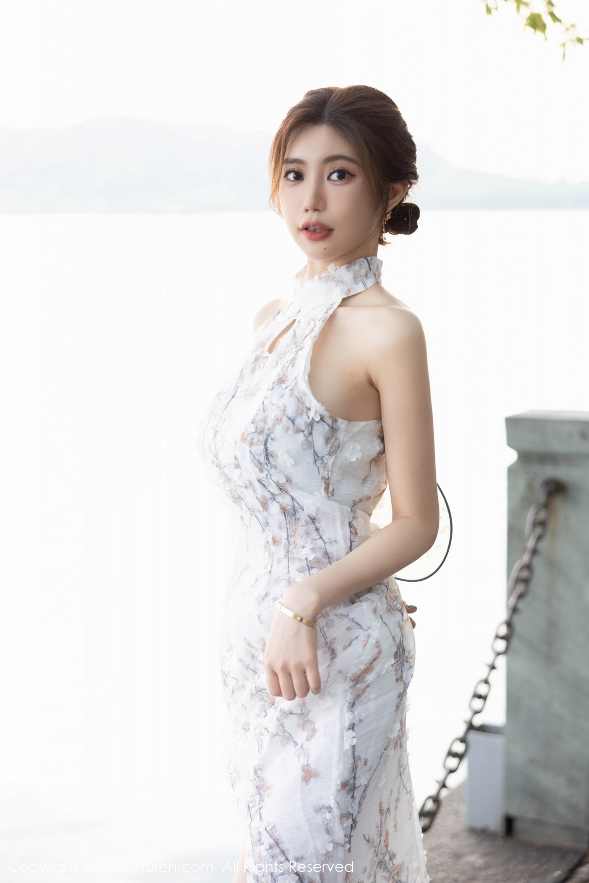 xgyw.top_[XiuRen秀人网]No.5713_女神绮里嘉ula心愿旅拍性感图案旗袍配开档白丝撩人诱惑写真97P