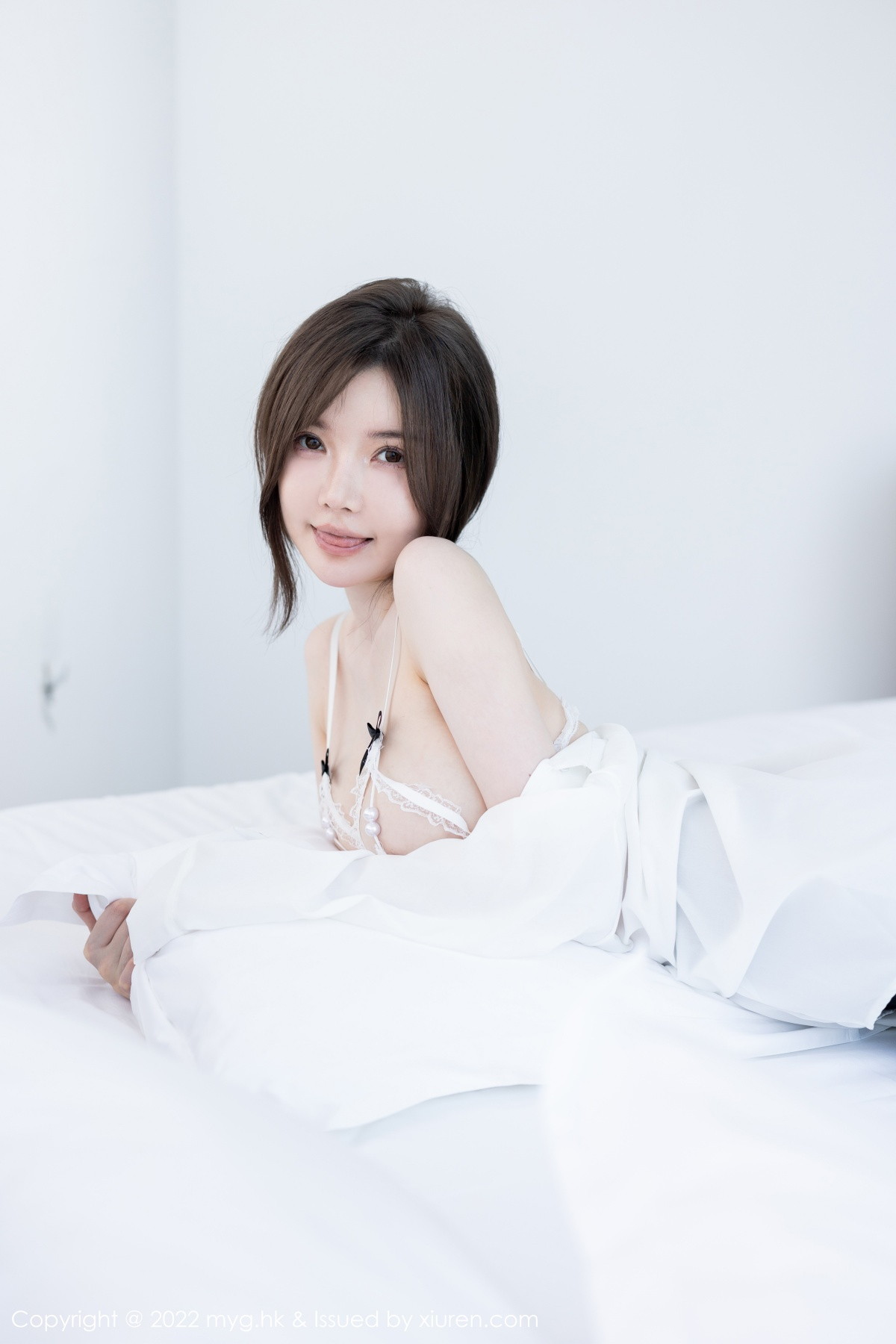 xgyw.top_[MyGirl美媛馆]Vol.641_模特糯美子MINIbabe私房脱白纱衣露性感蕾丝内衣惹火诱惑写真59P