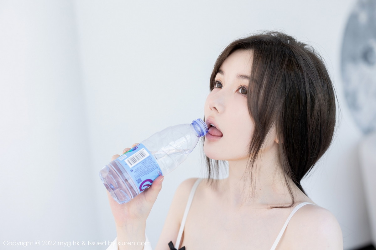 xgyw.top_[MyGirl美媛馆]Vol.641_模特糯美子MINIbabe私房脱白纱衣露性感蕾丝内衣惹火诱惑写真59P